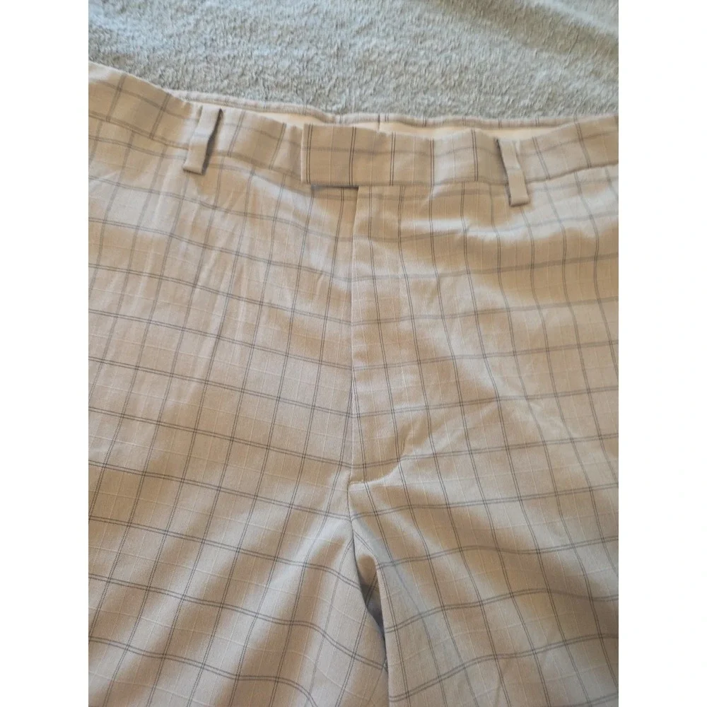 Tiger Woods Collection Tan‎ Plaid Shorts Men's Size 40